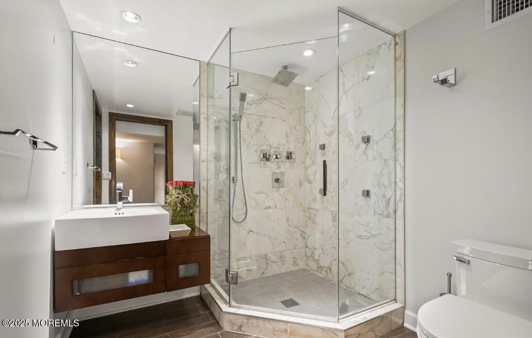 14 Kathy Street Kendall Park NJ 08824