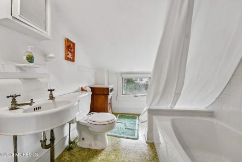 876 East Avenue Mantoloking NJ 08738