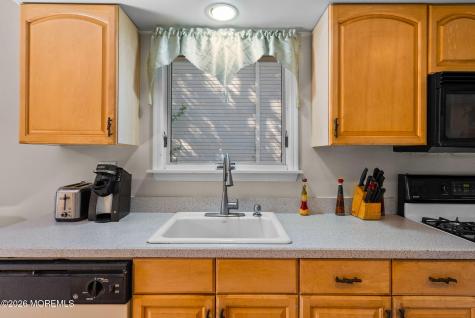 190 Hudson Avenue Middletown NJ 07748