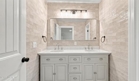 3 E Caines Drive Cream Ridge NJ 08514