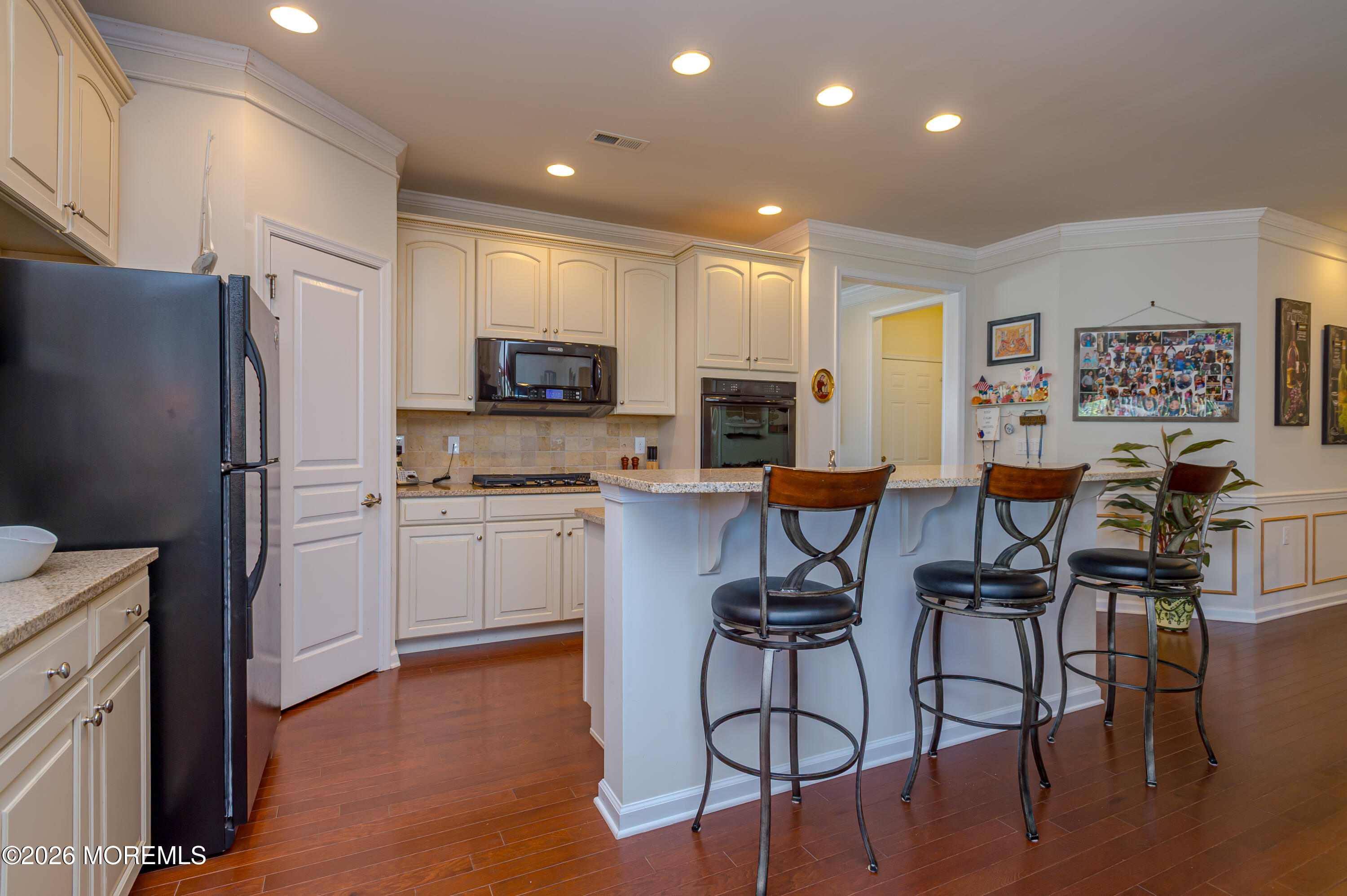8 E Dartford Drive Farmingdale NJ 07727