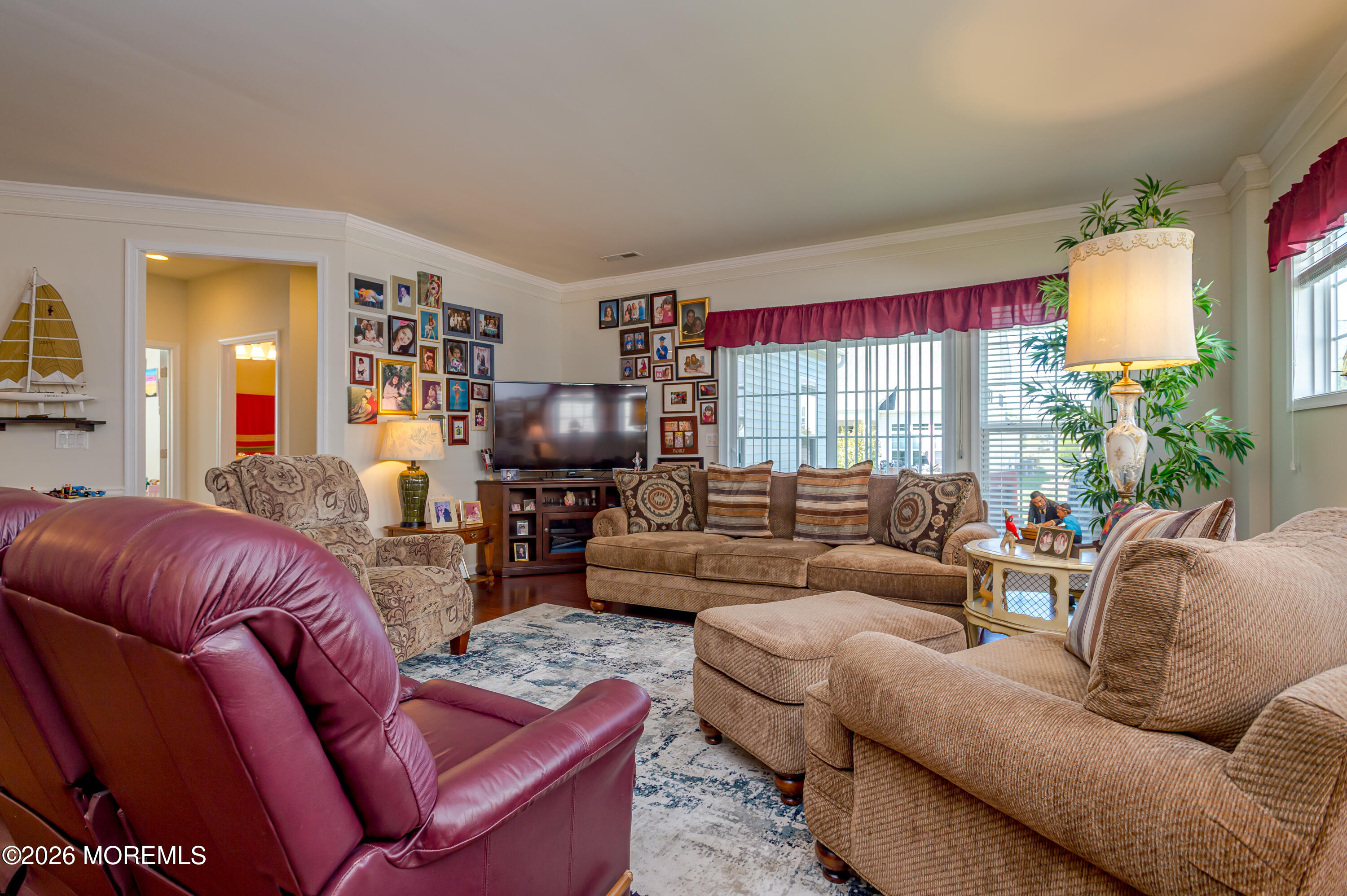 8 E Dartford Drive Farmingdale NJ 07727