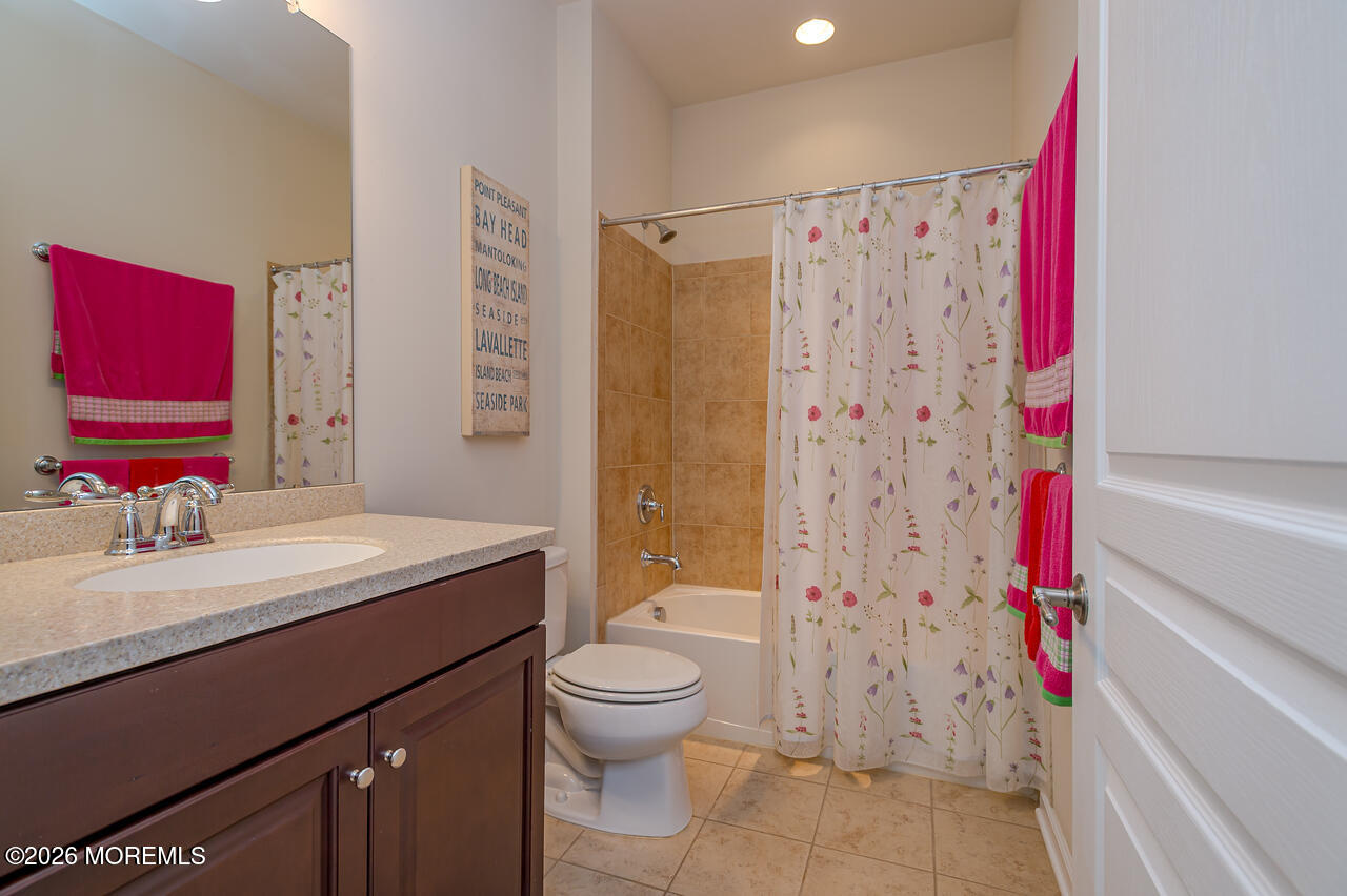 8 E Dartford Drive Farmingdale NJ 07727