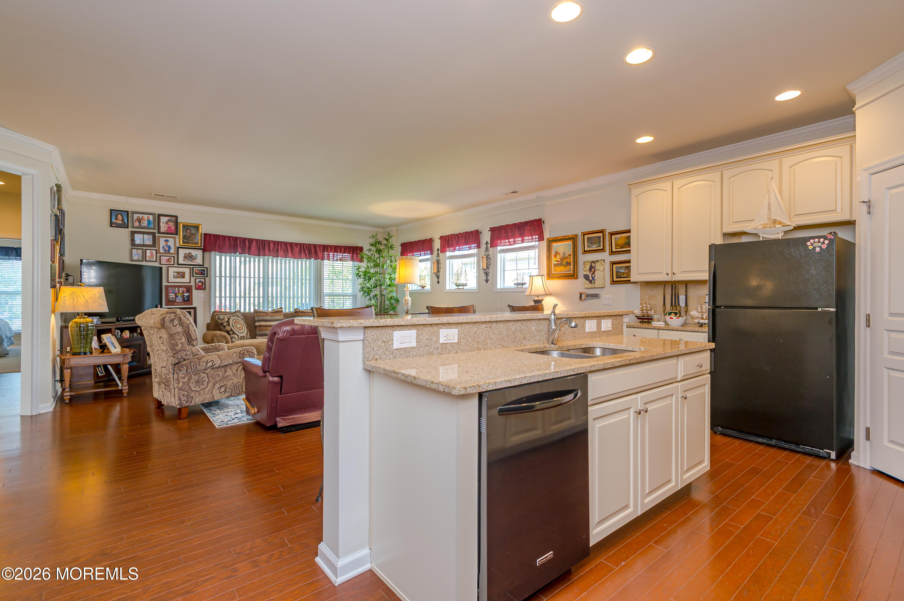 8 E Dartford Drive Farmingdale NJ 07727