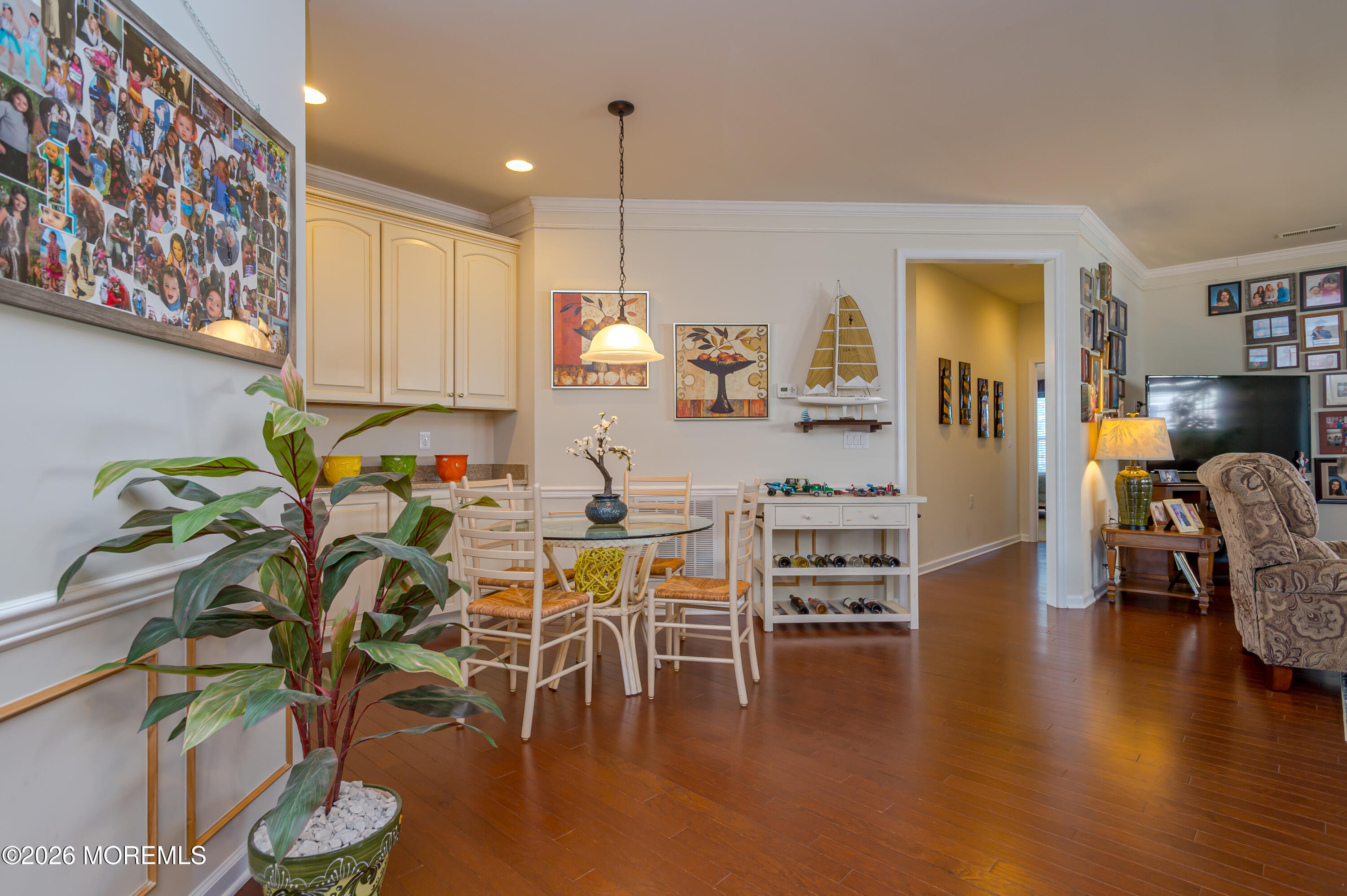 8 E Dartford Drive Farmingdale NJ 07727