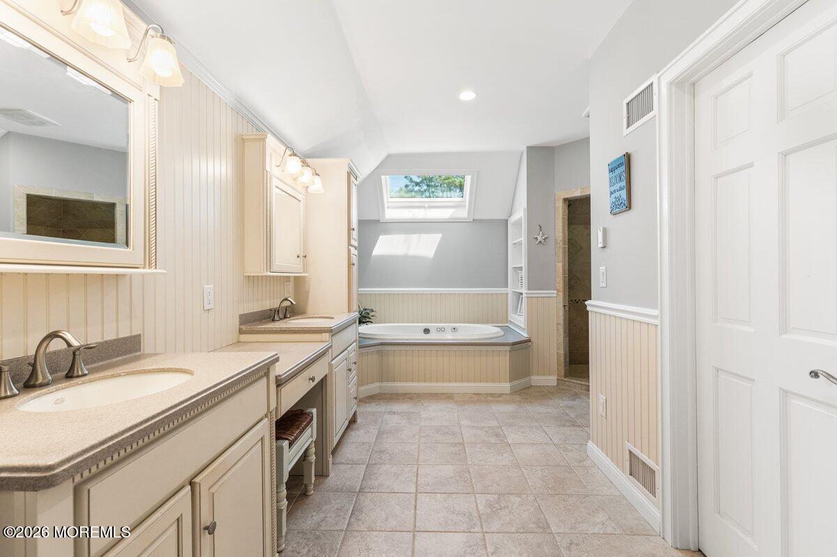 5 Ridge Hill Way Holmdel NJ 07733
