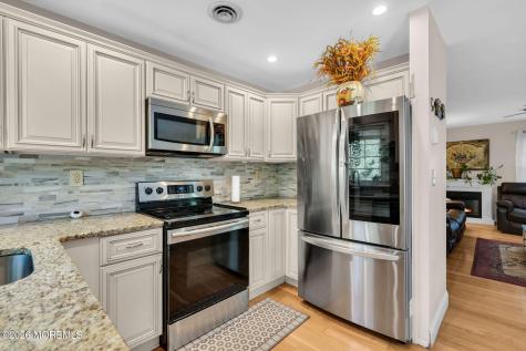 717B Buckingham Drive Lakewood NJ 08701