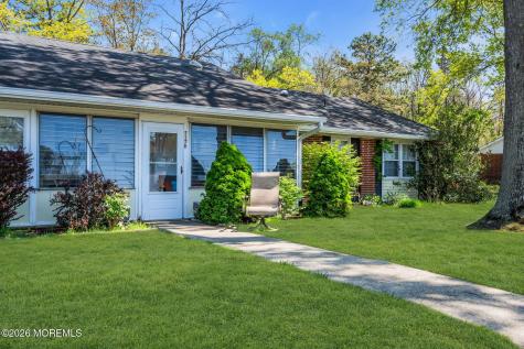 717B Buckingham Drive Lakewood NJ 08701