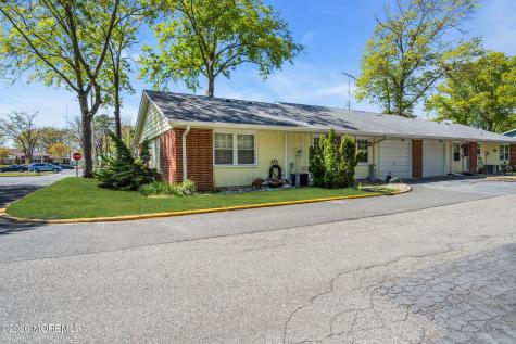 717B Buckingham Drive Lakewood NJ 08701
