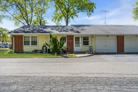 717B Buckingham Drive Lakewood NJ 08701