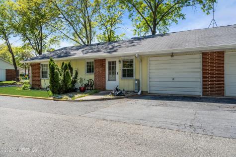 717B Buckingham Drive Lakewood NJ 08701