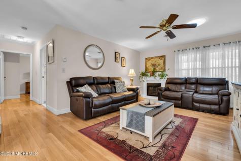 717B Buckingham Drive Lakewood NJ 08701