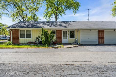 717B Buckingham Drive Lakewood NJ 08701