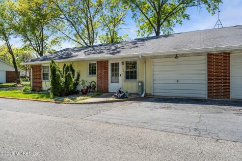 717B Buckingham Drive Lakewood NJ 08701