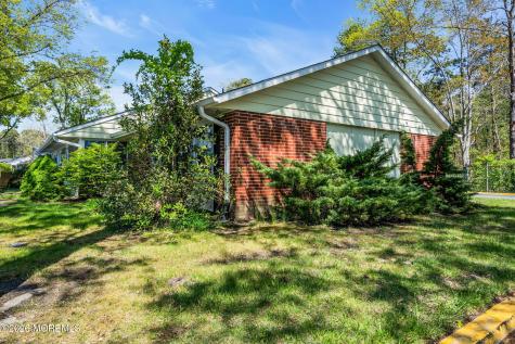 717B Buckingham Drive Lakewood NJ 08701