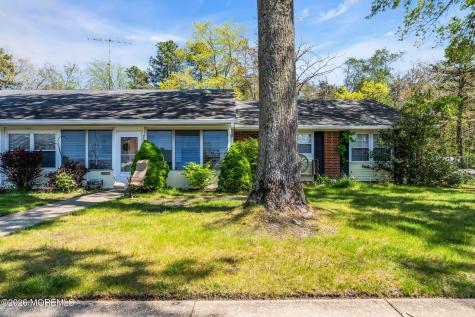 717B Buckingham Drive Lakewood NJ 08701