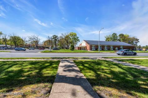 717B Buckingham Drive Lakewood NJ 08701