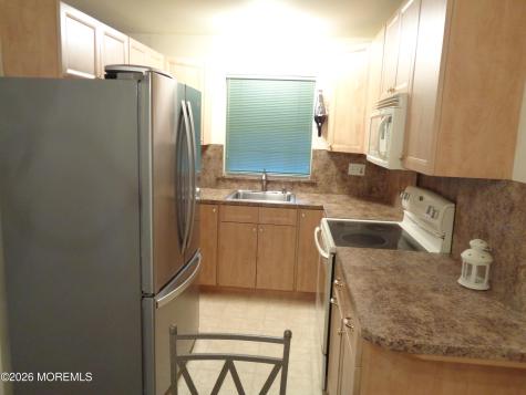 28 B Snowberry Lane Whiting NJ 08759