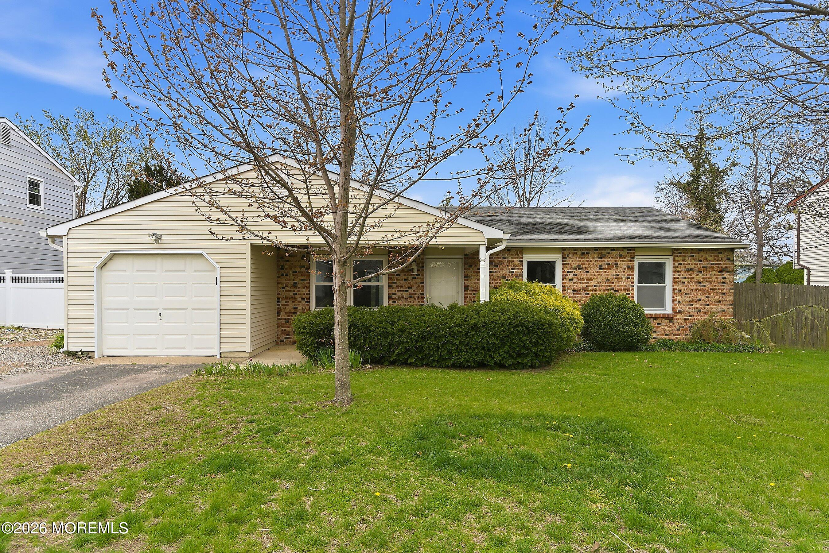 10 Lilac Place Howell NJ 07731