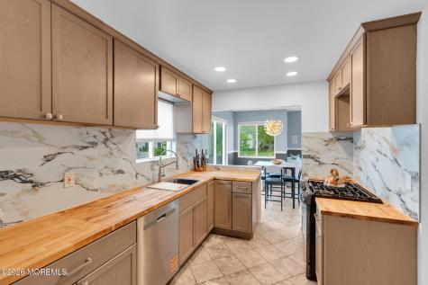 81 Ortley Court Matawan NJ 07747
