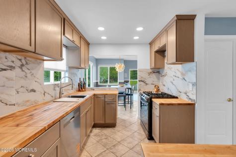 81 Ortley Court Matawan NJ 07747