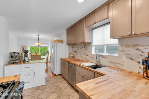 81 Ortley Court Matawan NJ 07747