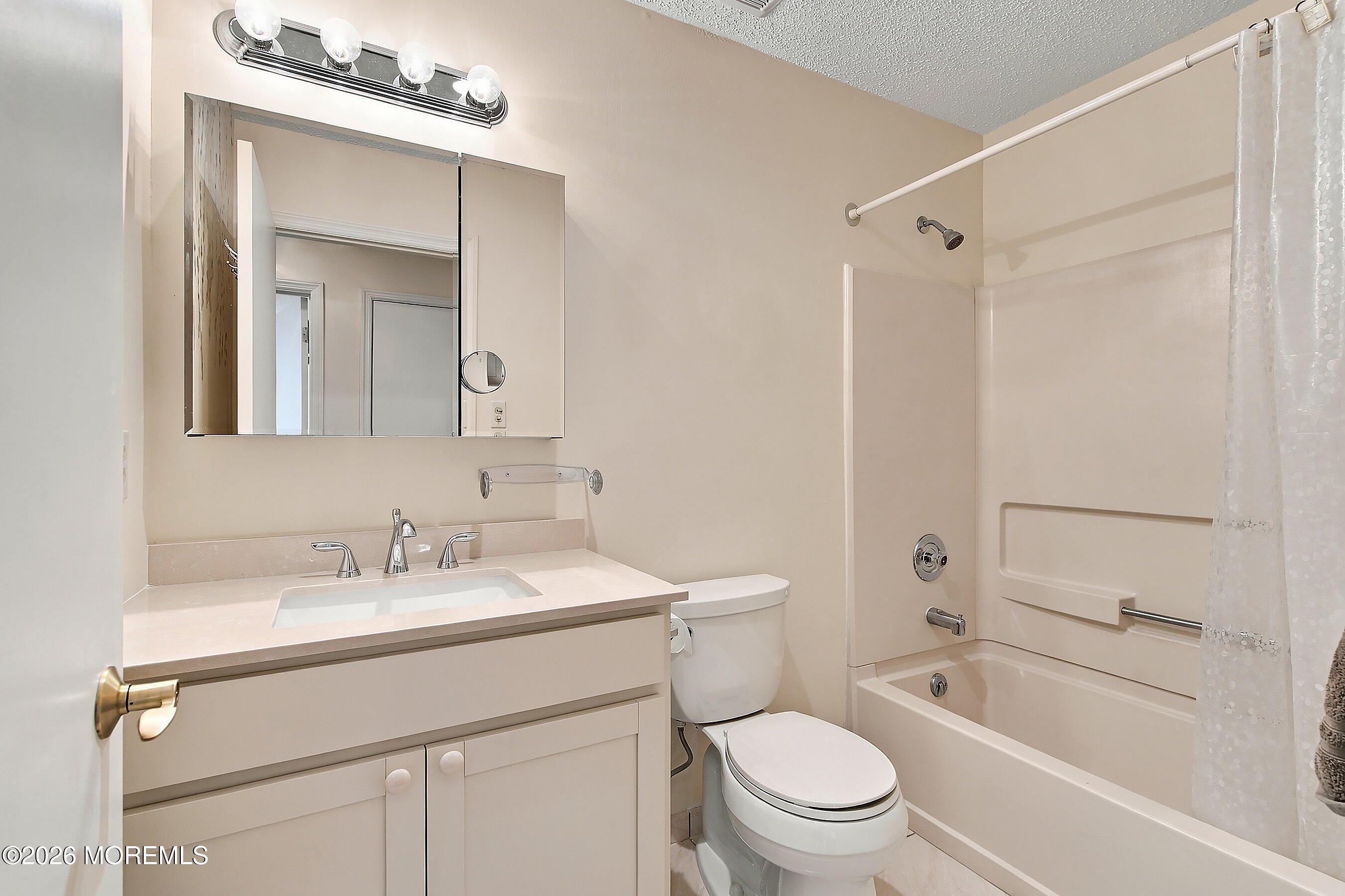 16 Morden Close Freehold NJ 07728