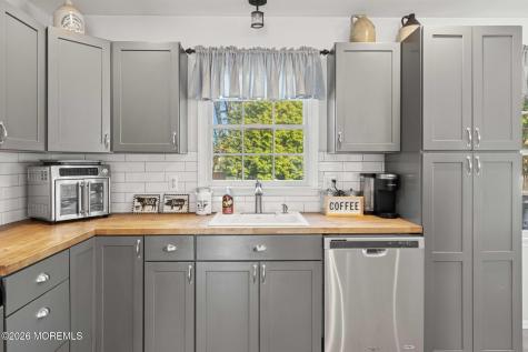 7 Sandy Court Little Egg Harbor NJ 08087