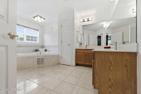 15 Ellis Court Morganville NJ 07751