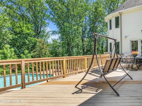 427 Fawns Run Morganville NJ 07751