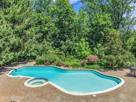 427 Fawns Run Morganville NJ 07751