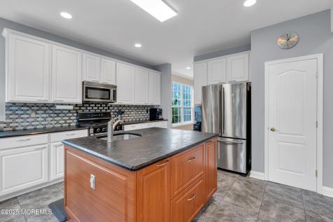 308 Clare Court Morganville NJ 07751
