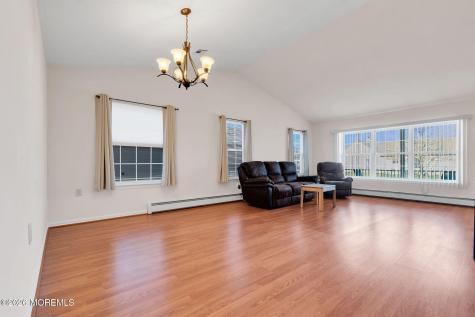 152 Chesterfield Lane Toms River NJ 08757