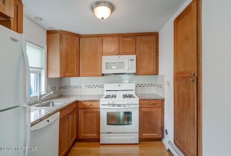 19 E Shore Way Lavallette NJ 08735