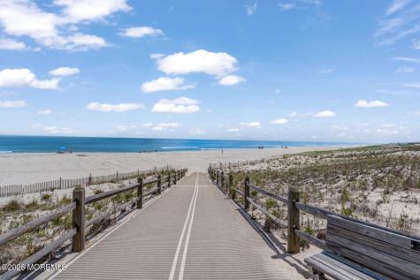 19 E Shore Way Lavallette NJ 08735