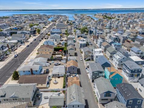 19 E Shore Way Lavallette NJ 08735
