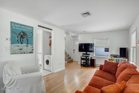 19 E Shore Way Lavallette NJ 08735
