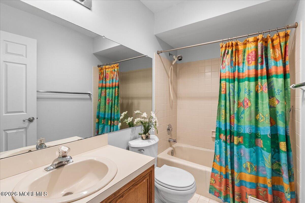 25 Winding Woods Way Manalapan NJ 07726