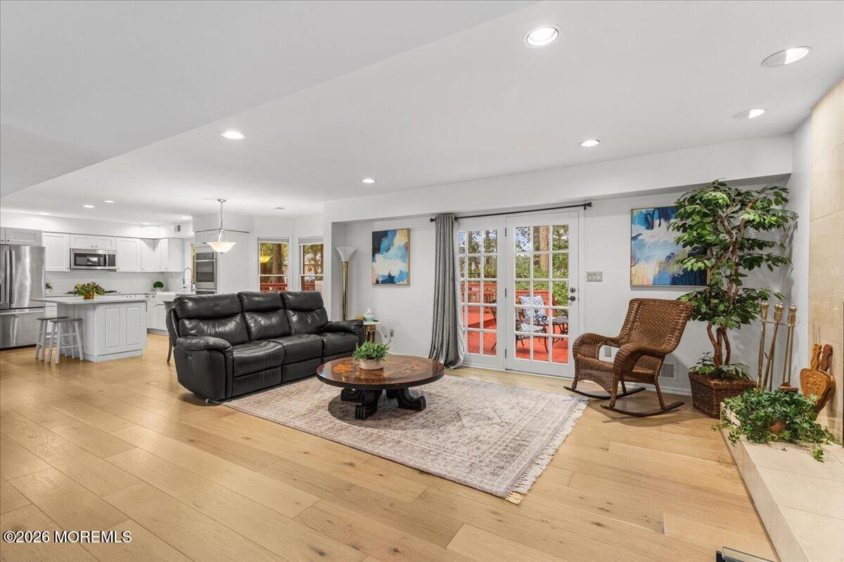 25 Winding Woods Way Manalapan NJ 07726