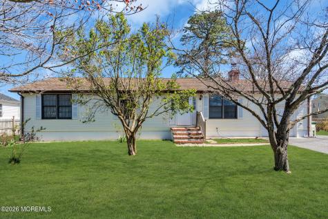1333 Longboat Avenue Beachwood NJ 08722