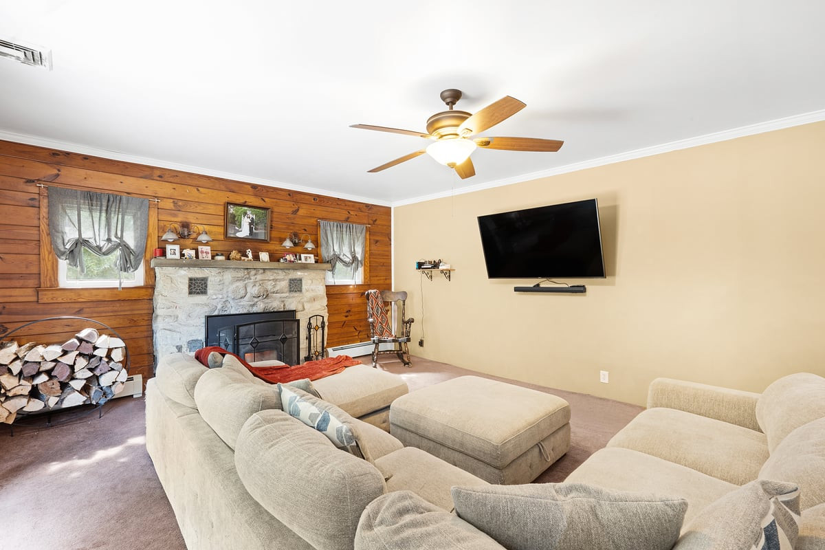 24 Shore Road Wantage NJ 07461