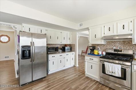 12 Holmes Avenue Monroe NJ 08831