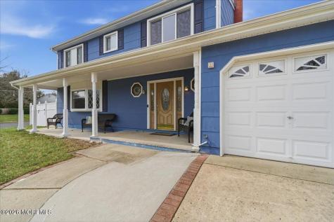 12 Holmes Avenue Monroe NJ 08831