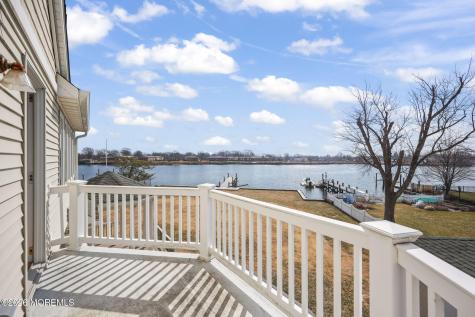 66 Seneca Place Oceanport NJ 07757
