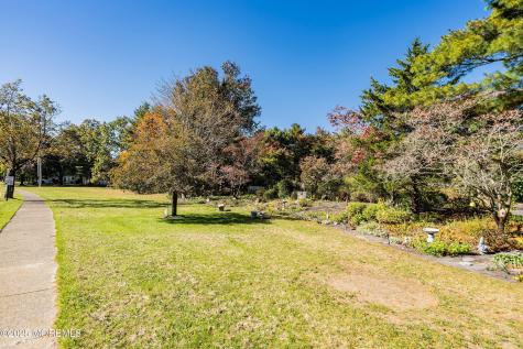 32B Buckingham Drive Manchester NJ 08759