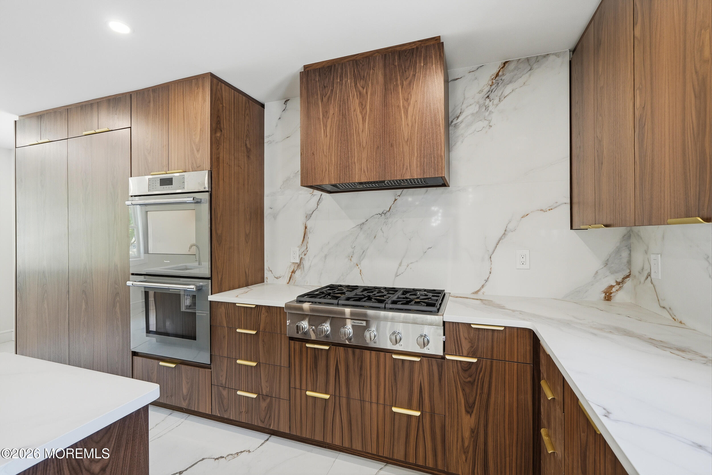 19 Roslyn Drive Oakhurst NJ 07755