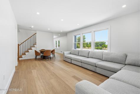 19 Roslyn Drive Oakhurst NJ 07755