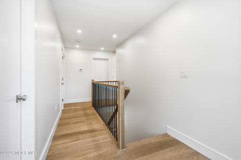 19 Roslyn Drive Oakhurst NJ 07755