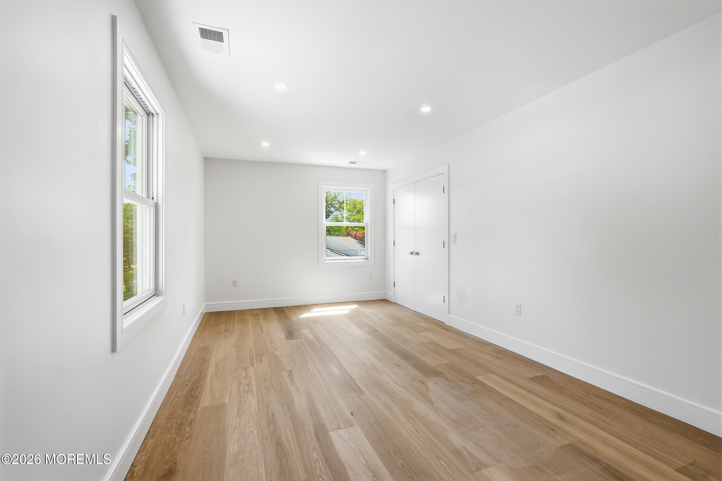 19 Roslyn Drive Oakhurst NJ 07755