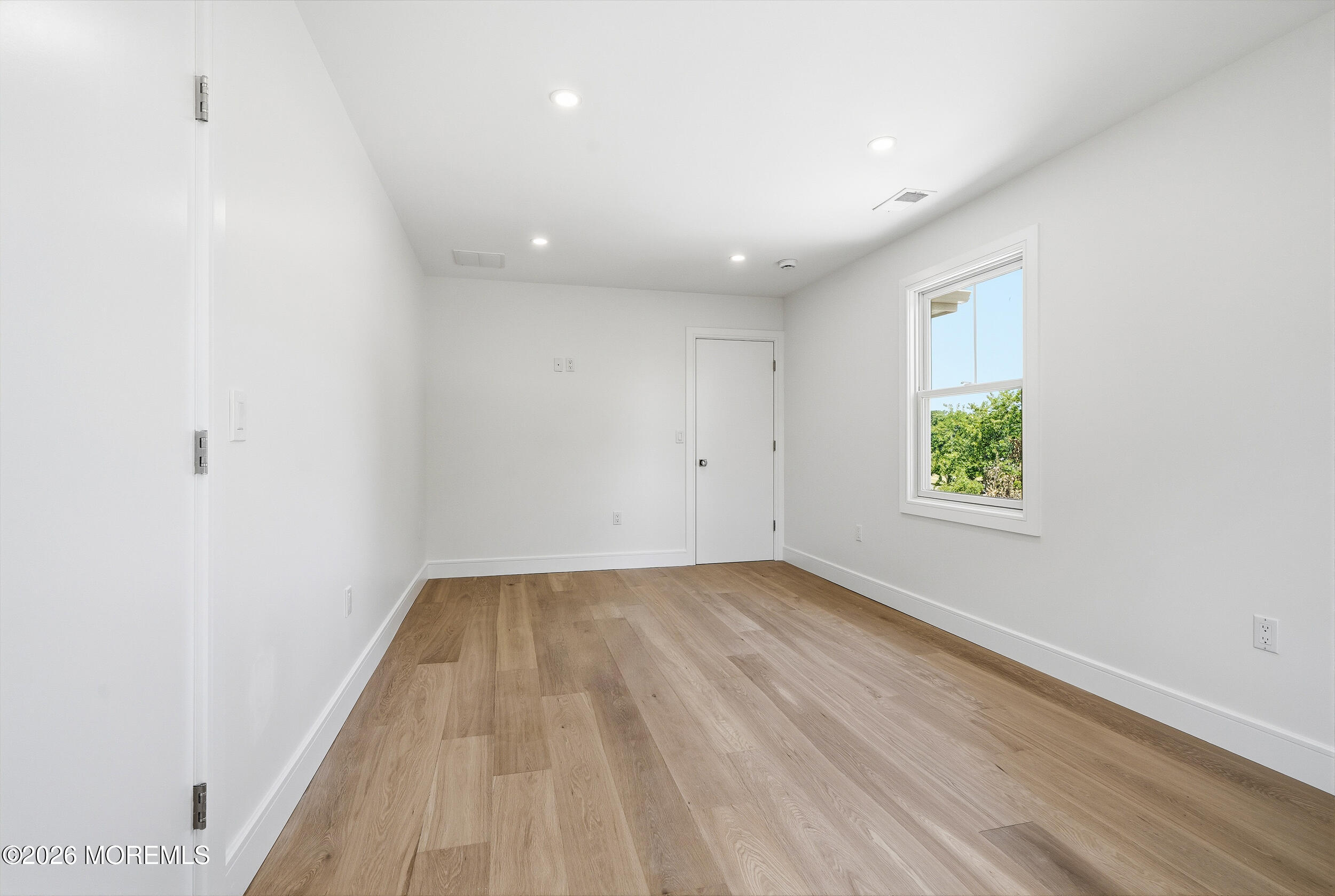 19 Roslyn Drive Oakhurst NJ 07755